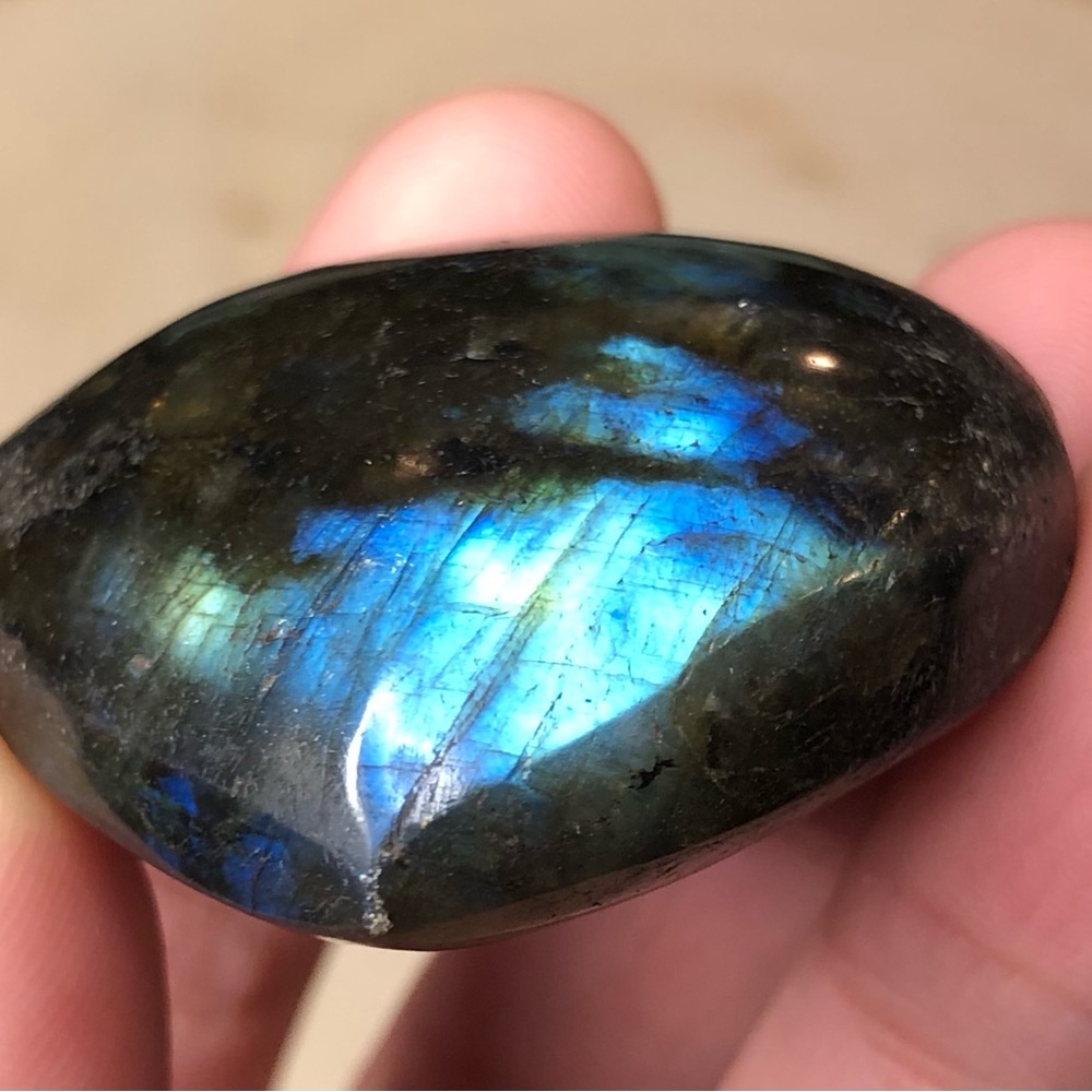 Labradorite Heart - Picture 3 of 3